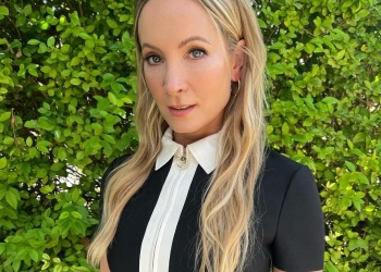 Actress Joanne Froggatt in open hair