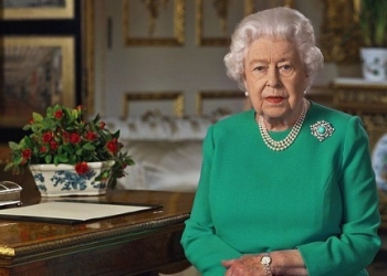 Queen Elizabeth II in green dress
