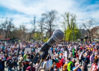 Chaos at London’s Hammersmith Apollo after bomb threats